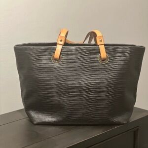 Dooney & Bourke Black Leather Grommet Shopper-Large! EUC!